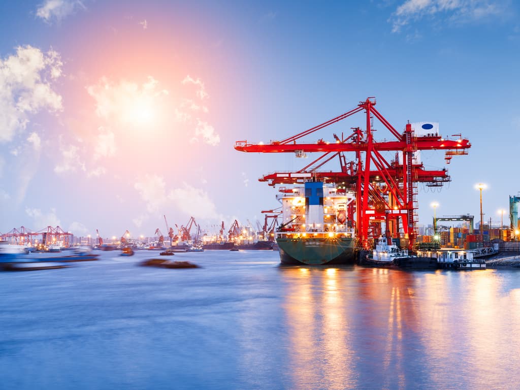 The End of Manual Shipment Operations: A New Model for Forwarders
